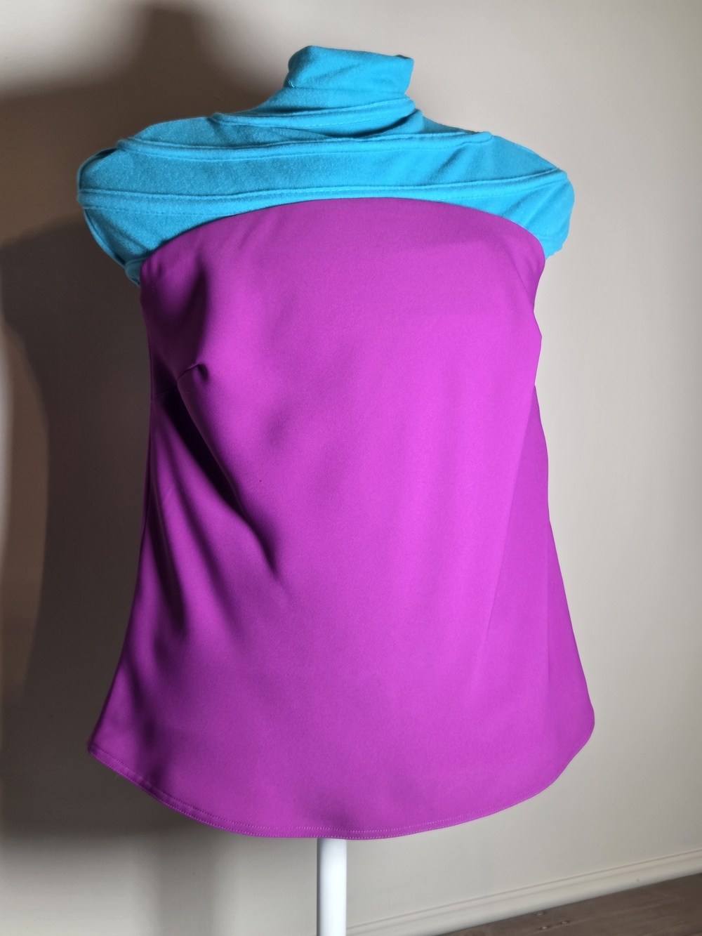 Aritzia Babaton Strapless Tube Top in Magenta Pink Size M